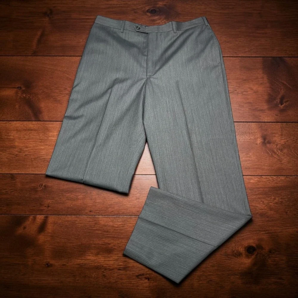 Jos A Bank Mens Suit 44L 2Pcs W38xL33 100% Wool Grey Pinstripe Business Formals